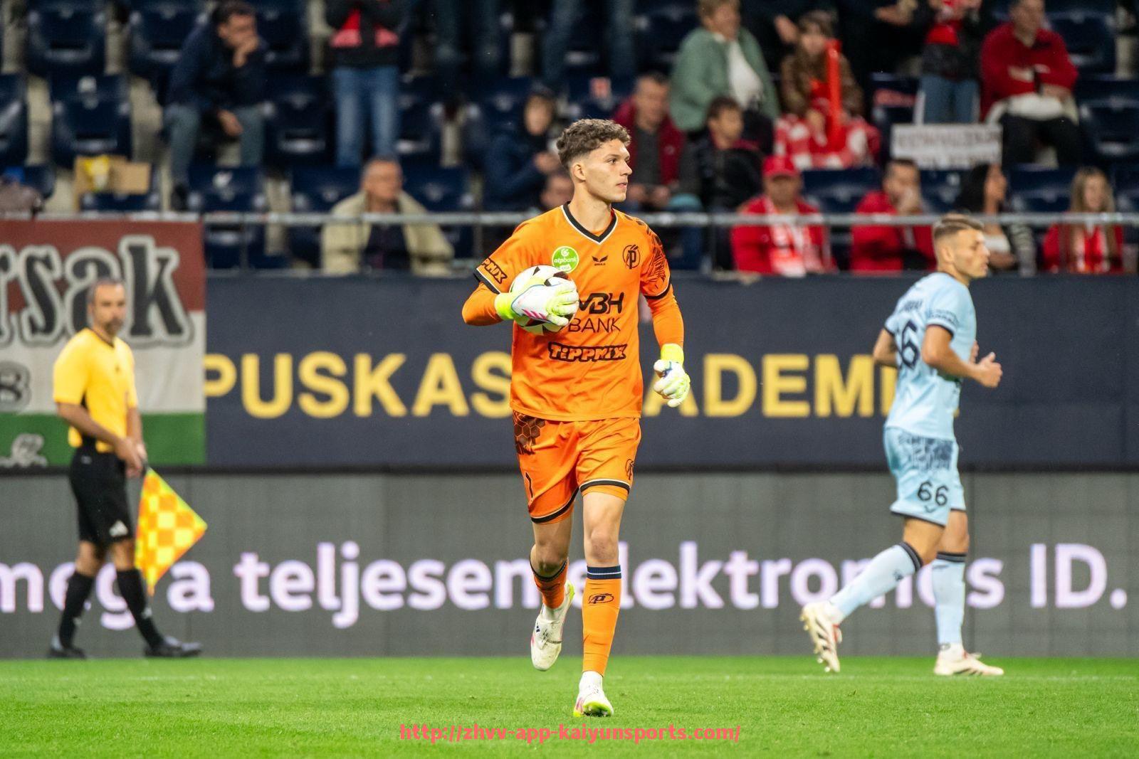 开云体育app下载-英超垫底球队为何选择转战德甲联赛的深度分析